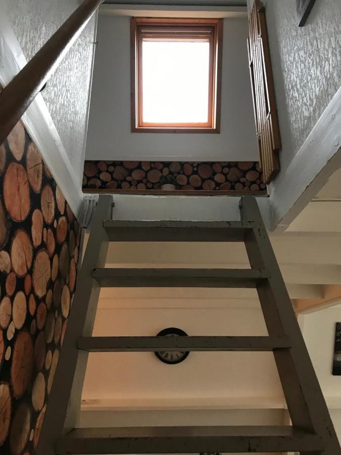 Heavenly Renovated Cabin Near Pittoresque Durbuy - Whistler Villa Luaran gambar